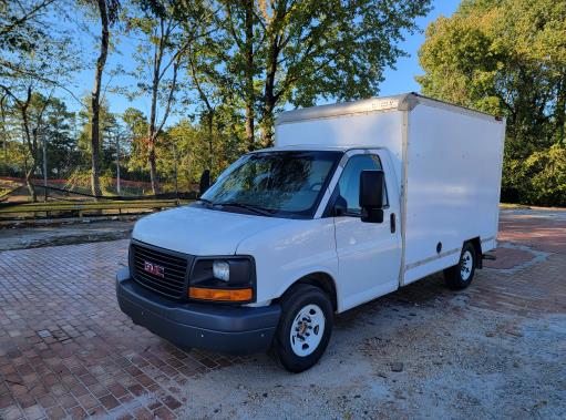 Used 2011 10 ' Box Truck for sale