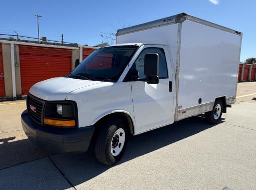 Used 2013 10 ' Box Truck for sale