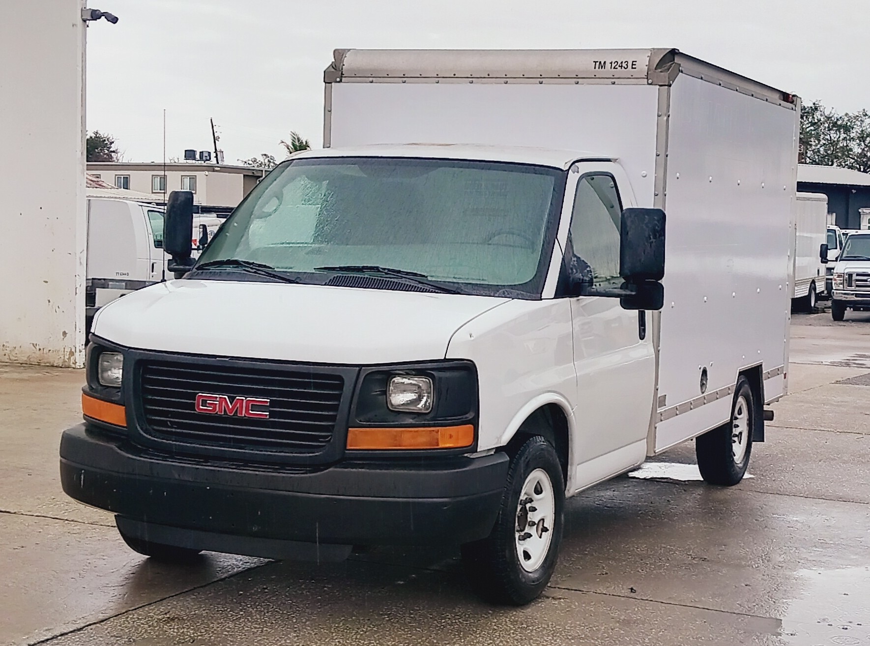 Used 2013 10 ' Box Truck for sale