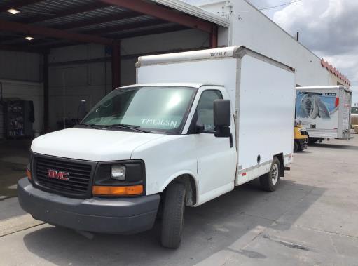 Used 2011 10 ' Box Truck for sale