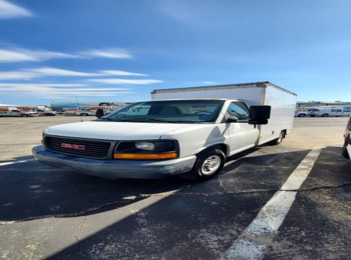 Camión con caja de 201310 ft usado a la venta