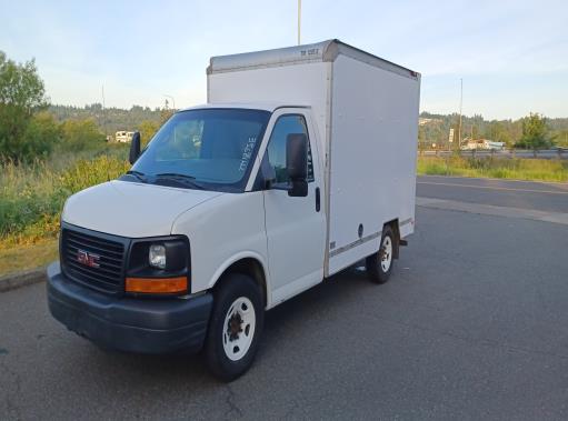 Camión con caja de 201310 ft usado a la venta