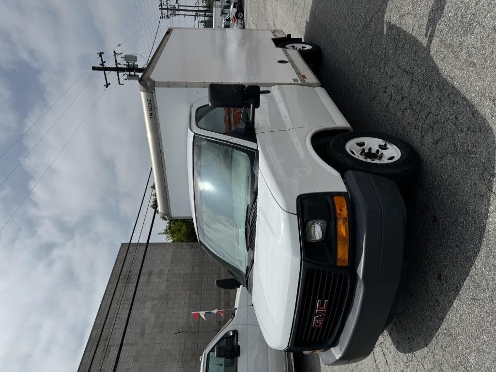 2013 10' Box Truck for Sale in City Of Industry, CA 91744 | U-Haul ...