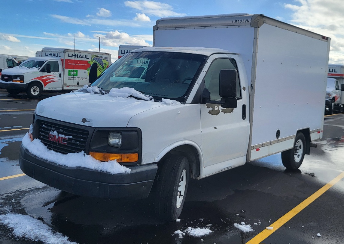 Used 2011 10 ' Box Truck for sale