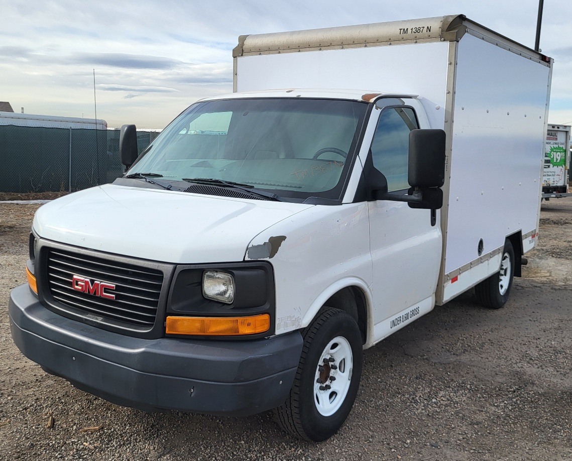 Used 2011 10 ' Box Truck for sale