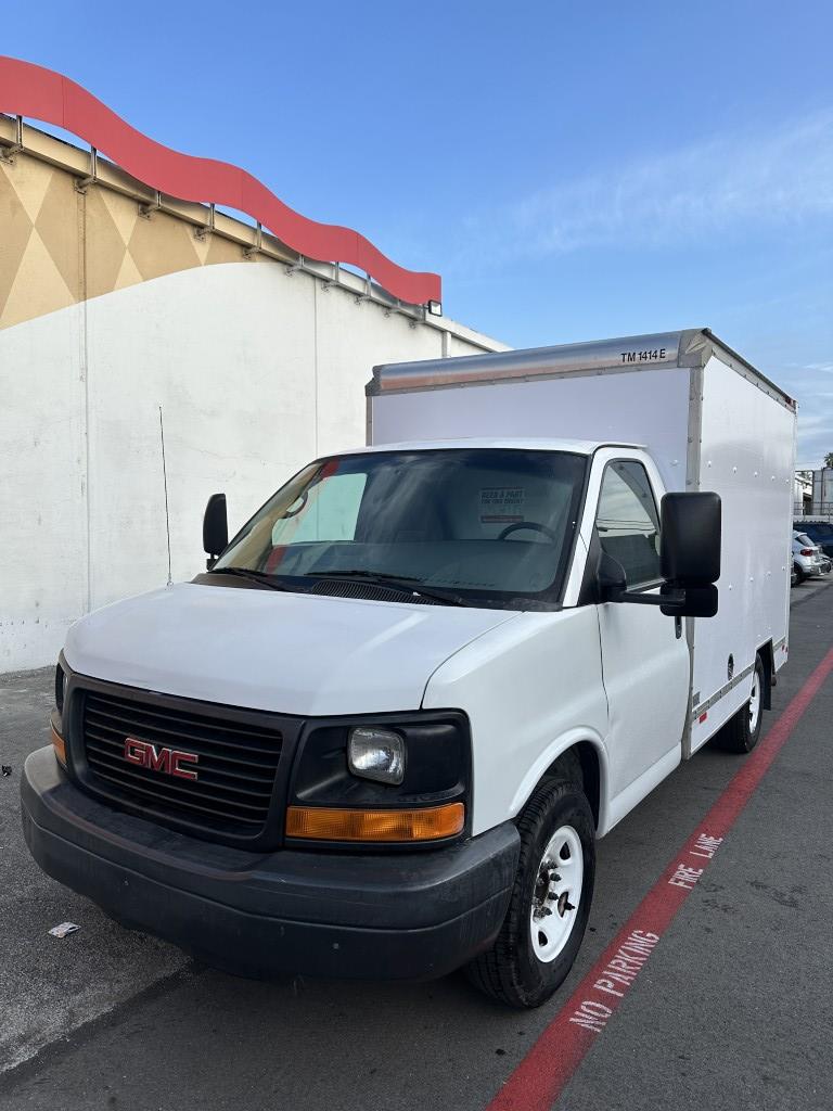 Used 2013 10 ' Box Truck for sale