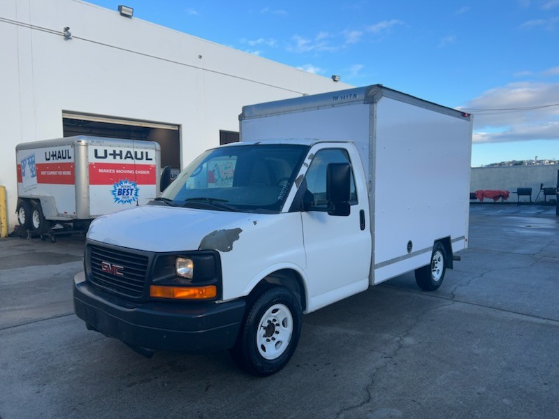 Used 2011 10 ' Box Truck for sale