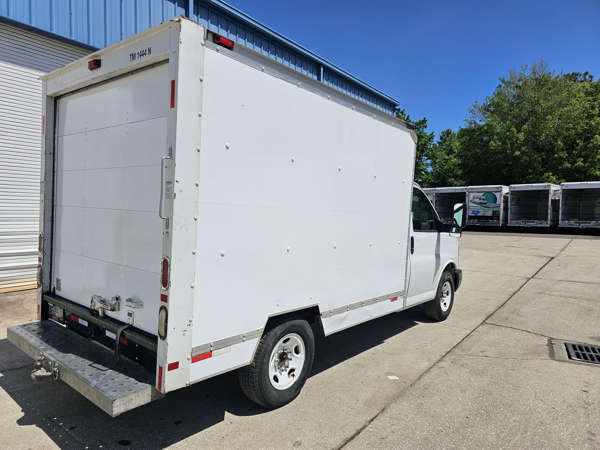 2011 10' Box Truck for Sale in Jacksonville, FL 32244 UHaul Truck Sales