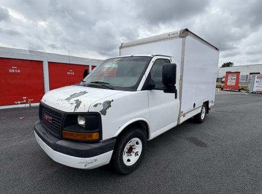 Used 2011 10 ' Box Truck for sale