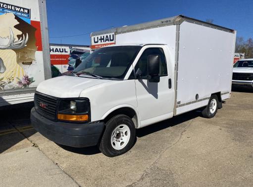 Camión con caja de 201110 ft usado a la venta