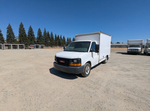 Used 2011 10 ' Box Truck for sale