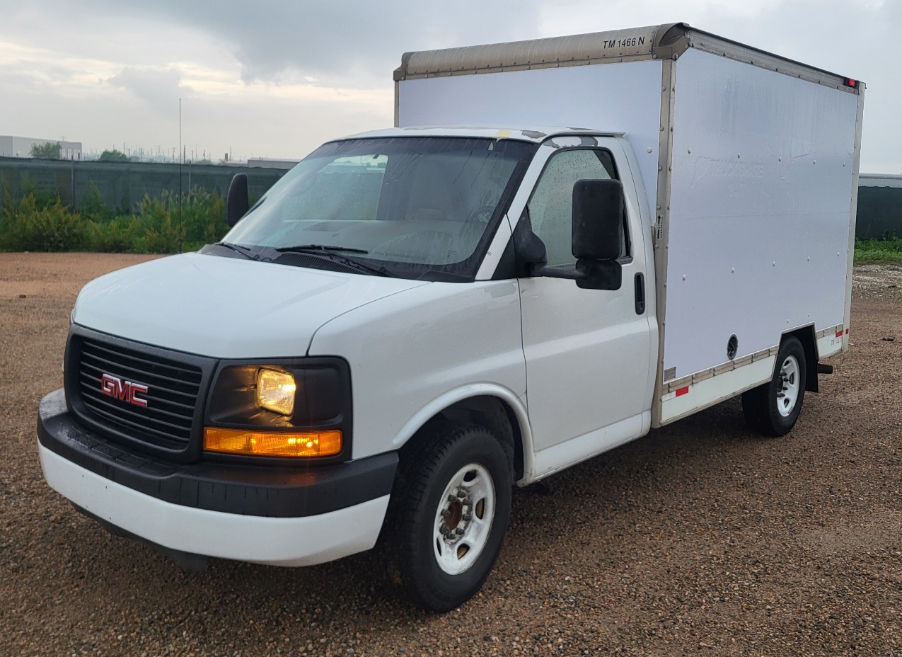 Used 2011 10 ' Box Truck for sale