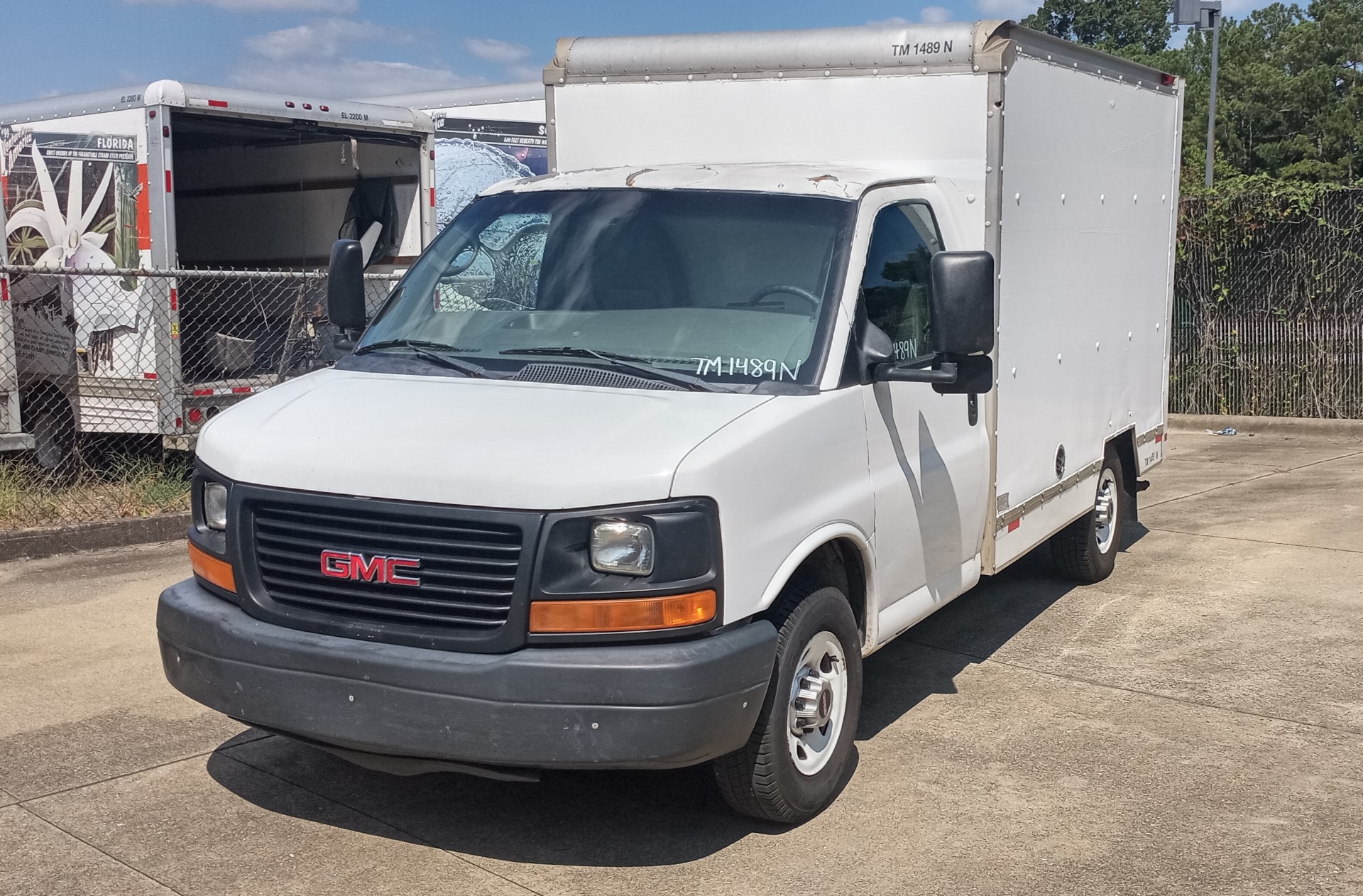 Used 2011 10 ' Box Truck for sale