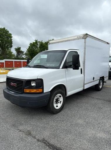 Used 2013 10 ' Box Truck for sale