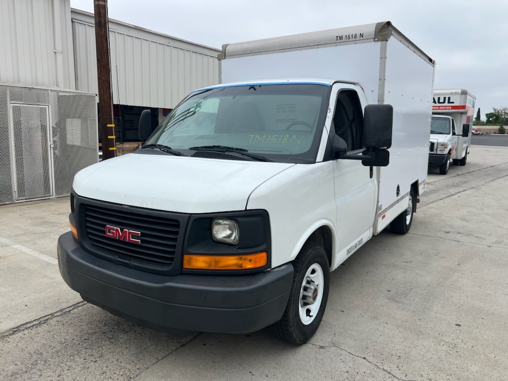 Used 2011 10 ' Box Truck for sale