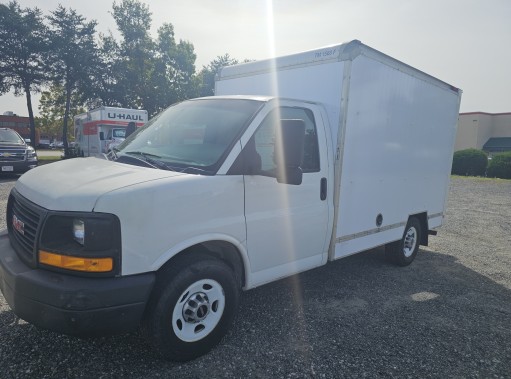 Camión con caja de 201210 ft usado a la venta