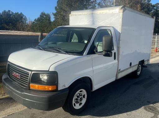Used 2013 10 ' Box Truck for sale