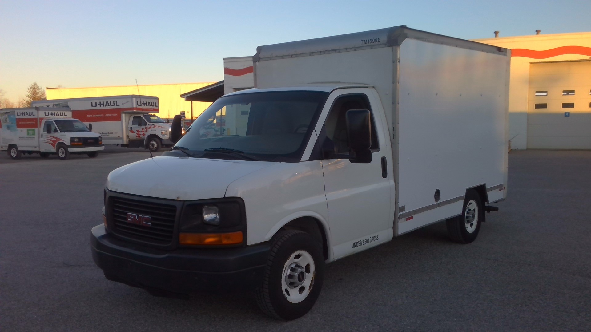 Used 2013 10 ' Box Truck for sale