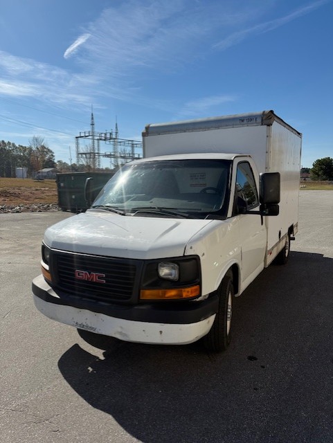 Used 2013 10 ' Box Truck for sale