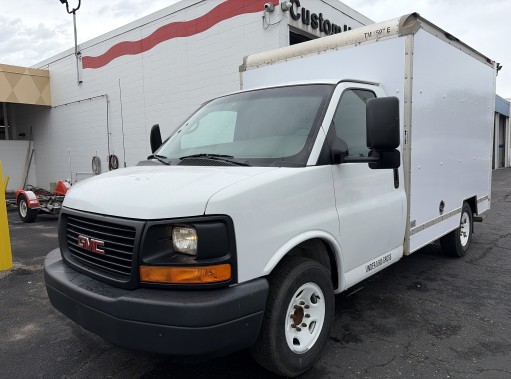 Used 2013 10 ' Box Truck for sale