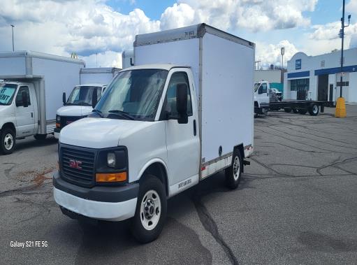 Used 2013 10 ' Box Truck for sale