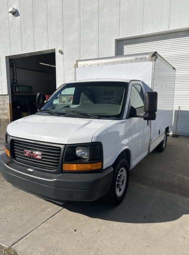 Camión con caja de 201310 ft usado a la venta