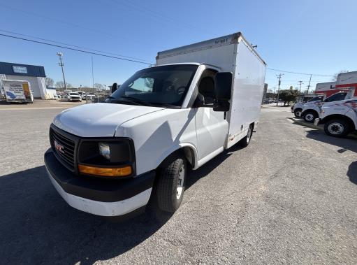 Camión con caja de 201310 ft usado a la venta