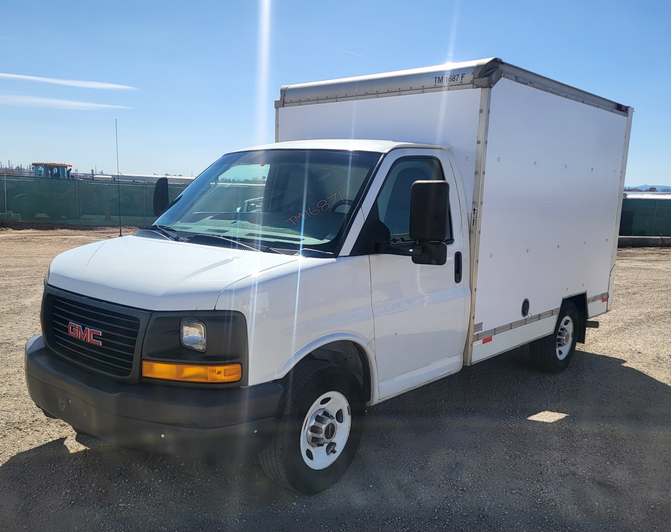 Camion usagé avec fourgon 2012 10 pi à vendre