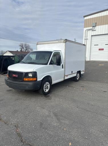 Used 2011 10 ' Box Truck for sale