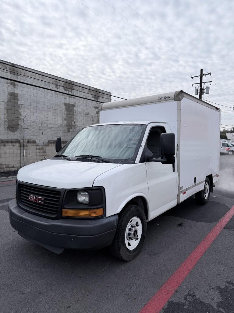 Used 2011 10 ' Box Truck for sale