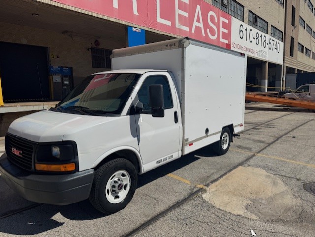 Used 2013 10 ' Box Truck for sale