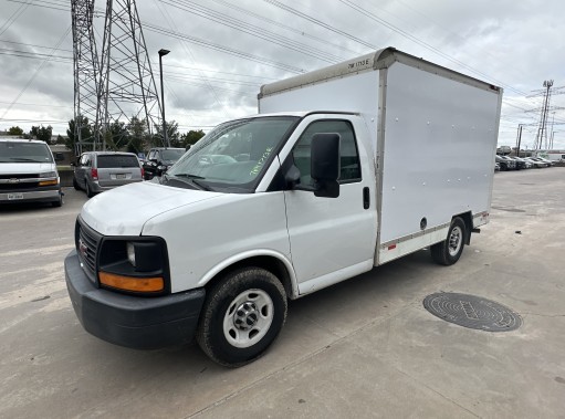 Camion usagé avec fourgon 2013 10&nbsp;pi à vendre