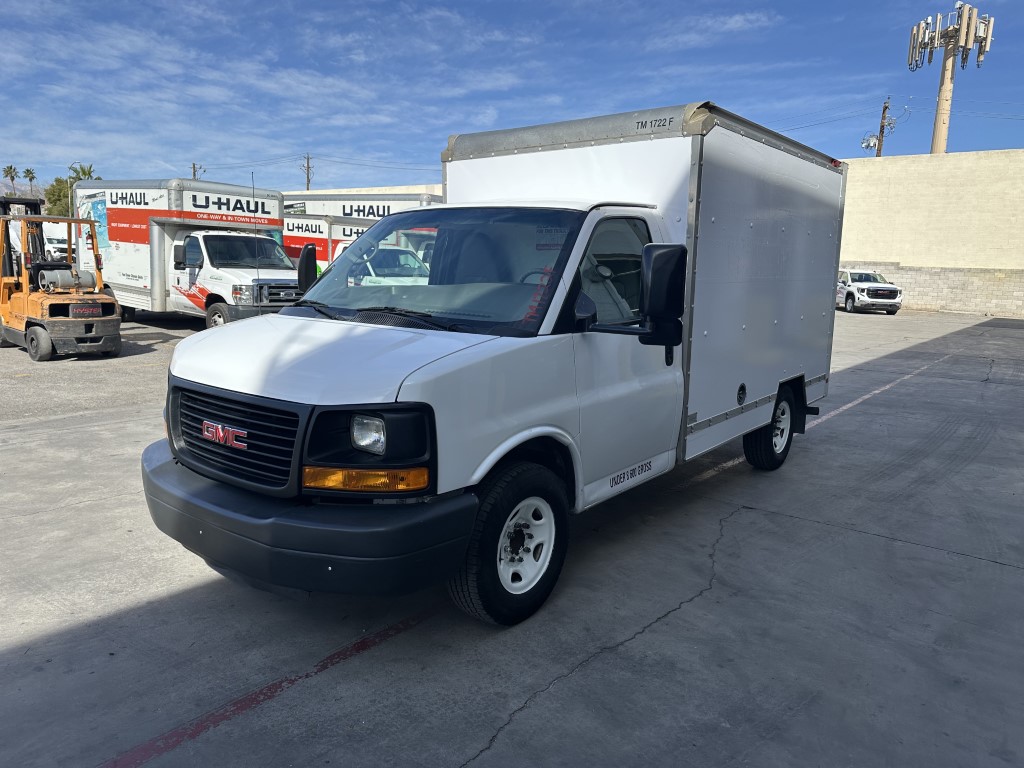 Camión con caja de 201210 ft usado a la venta