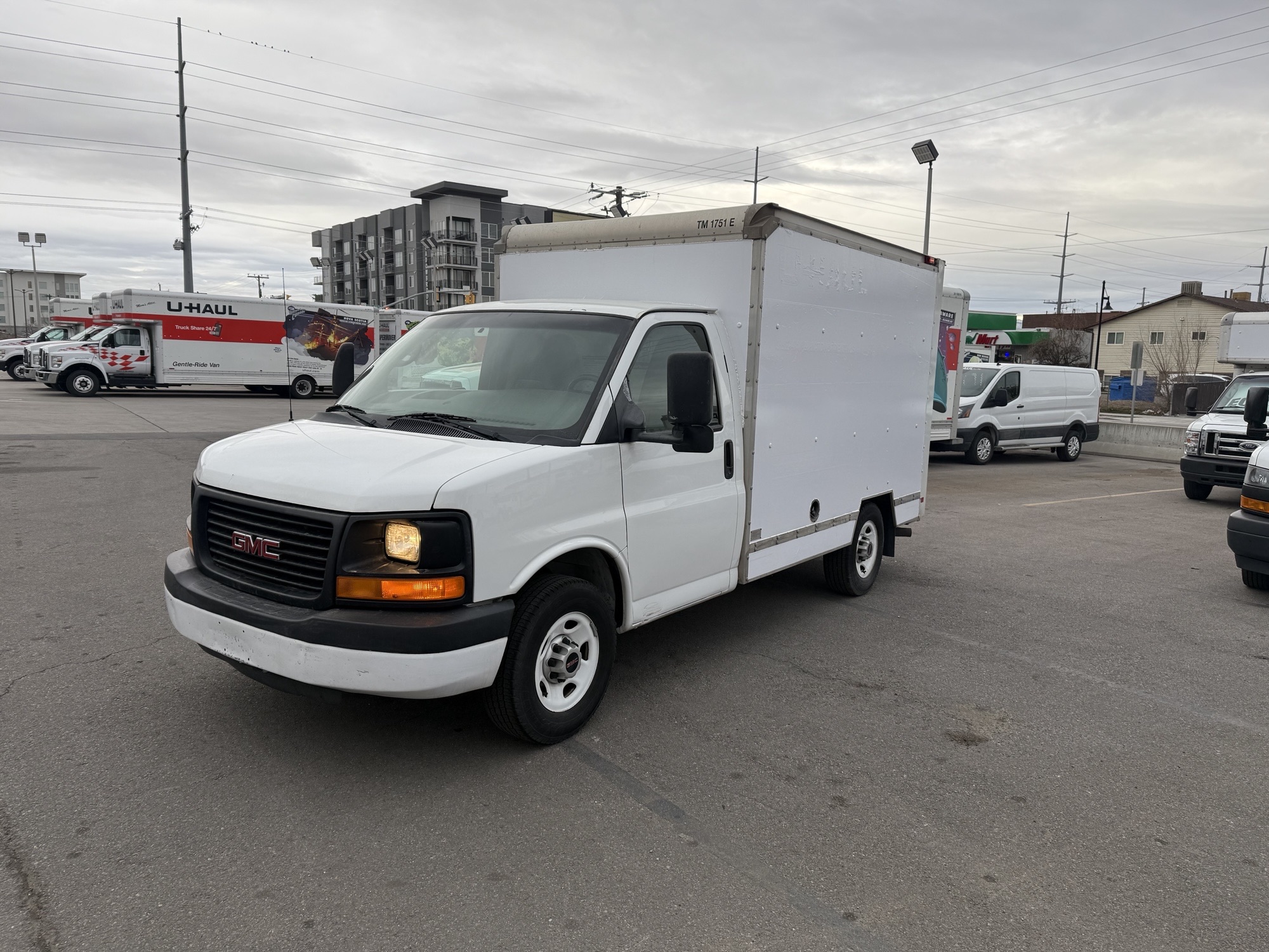 Used 2013 10 ' Box Truck for sale