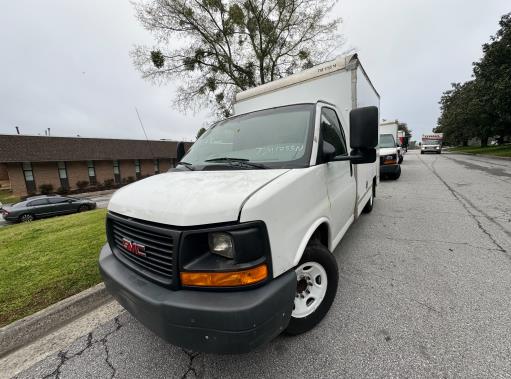 Used 2011 10 ' Box Truck for sale