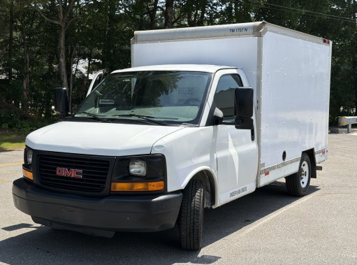 Used 2011 10 ' Box Truck for sale