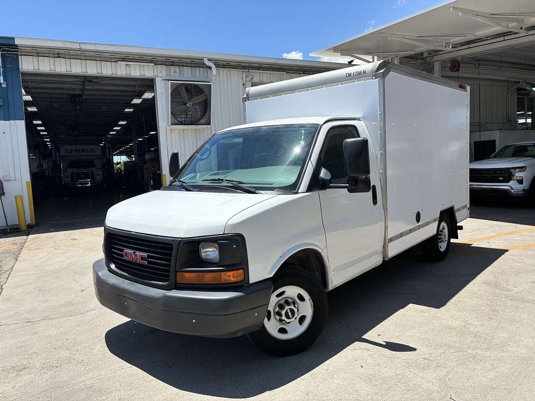 Used 2011 10 ' Box Truck for sale