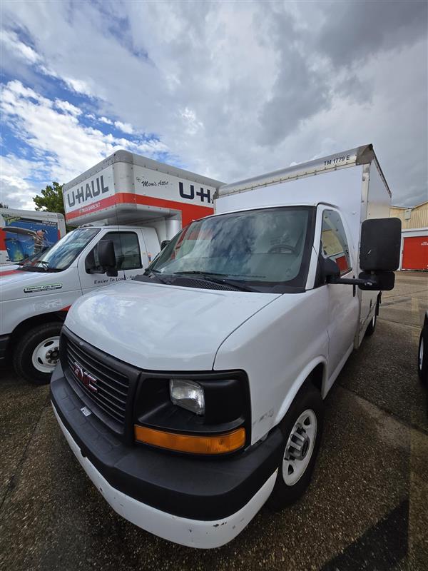 Used 2013 10 ' Box Truck for sale