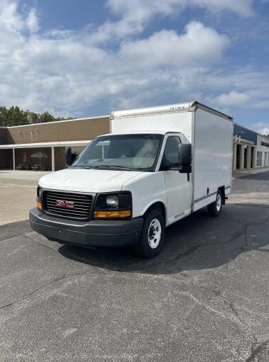 Used 2011 10 ' Box Truck for sale