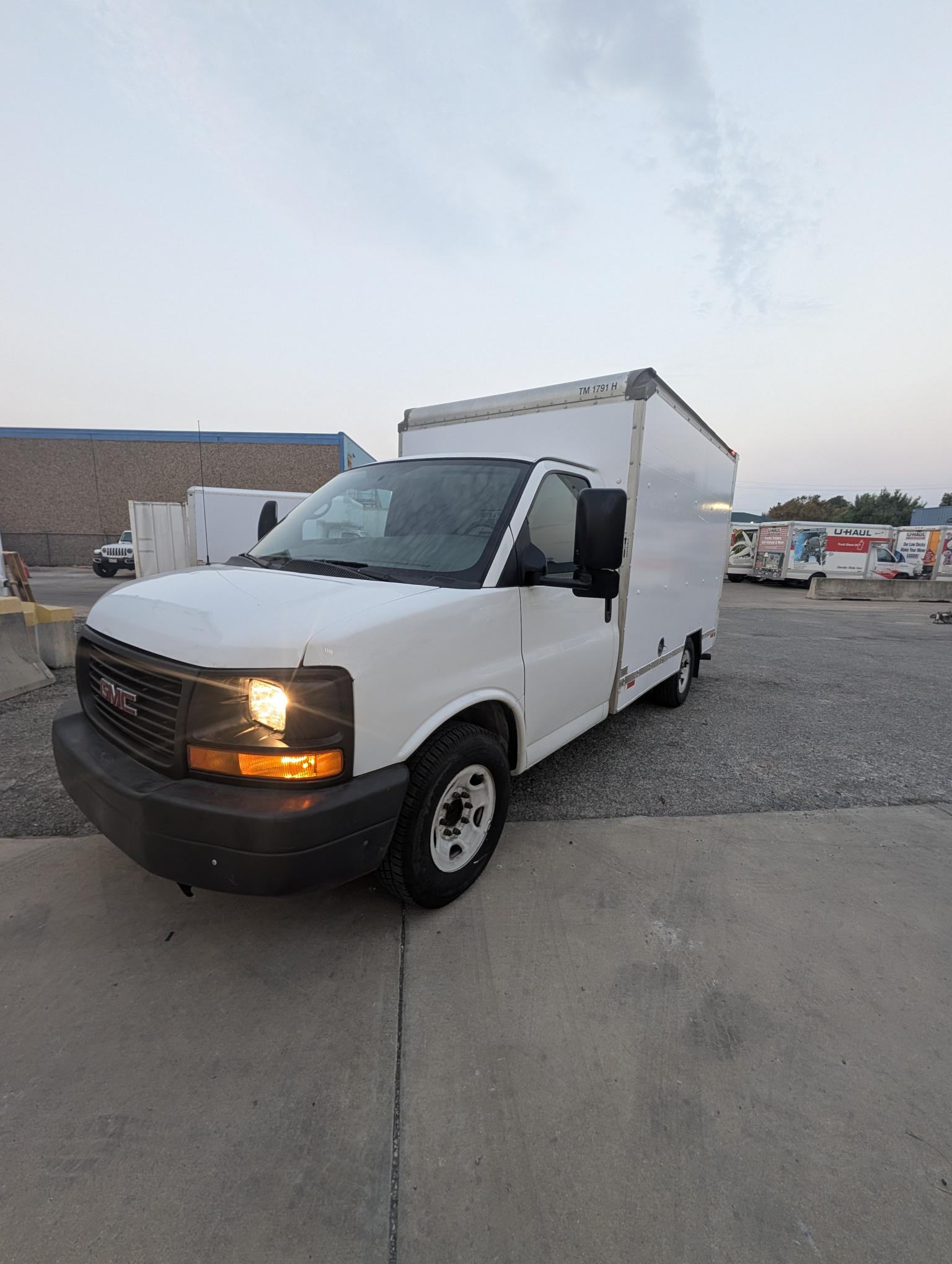 Used 2014 10 ' Box Truck for sale