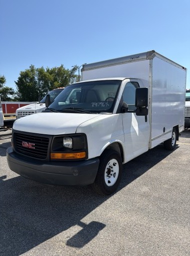 Used 2011 10 ' Box Truck for sale