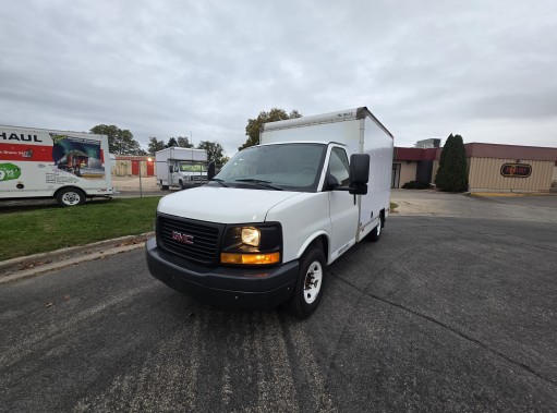 Camión con caja de 201310 ft usado a la venta