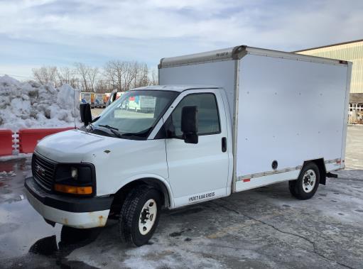 Used 2011 10 ' Box Truck for sale