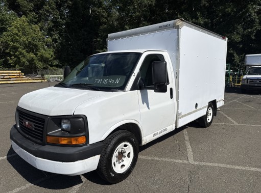 Used 2011 10 ' Box Truck for sale