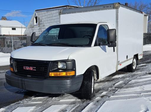 Used 2011 10 ' Box Truck for sale