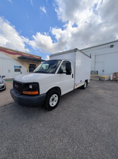 Used 2013 10 ' Box Truck for sale