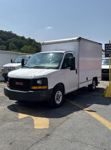 Used 2011 10 ' Box Truck for sale