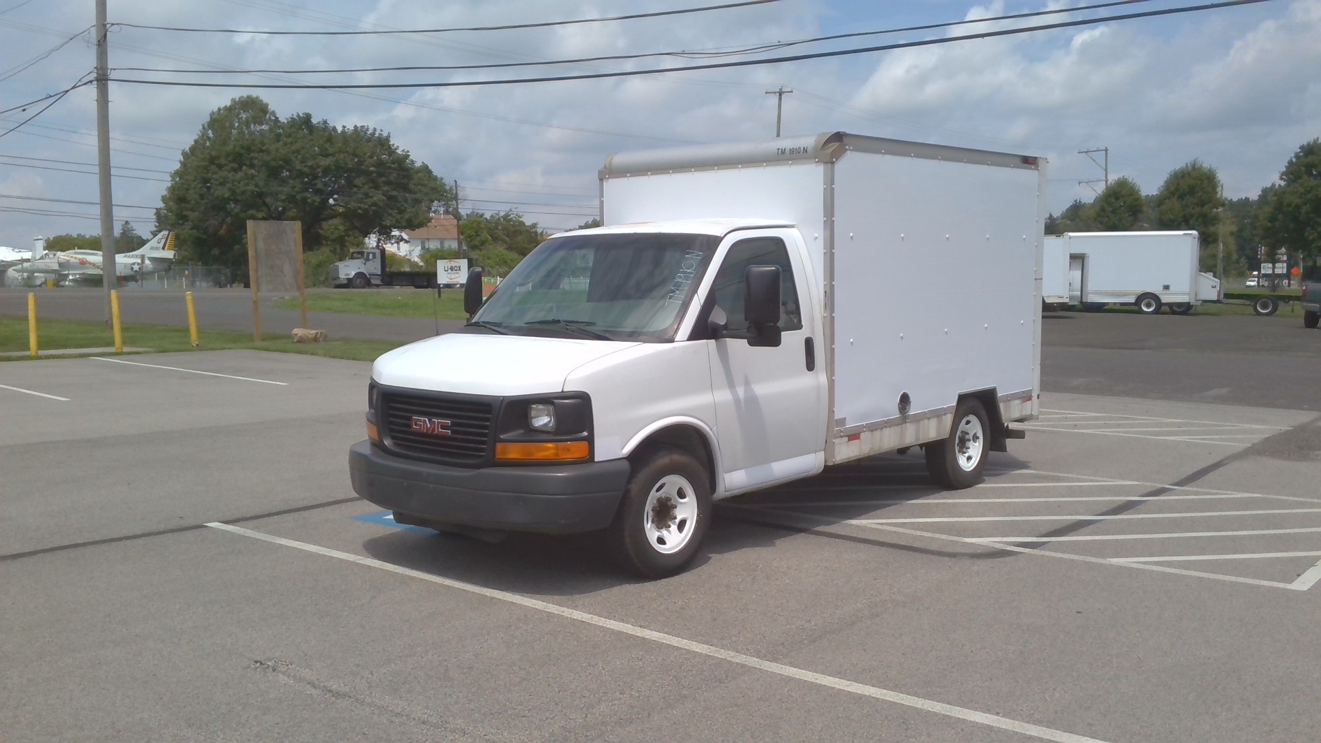 Used 2011 10 ' Box Truck for sale