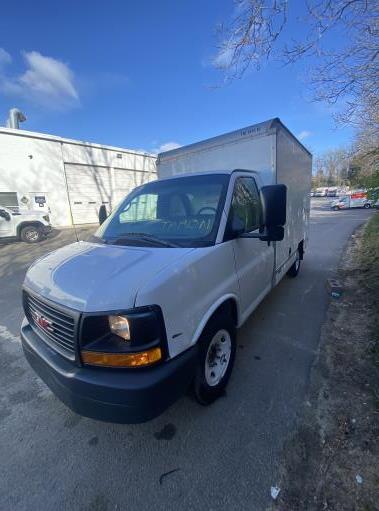 Used 2011 10 ' Box Truck for sale