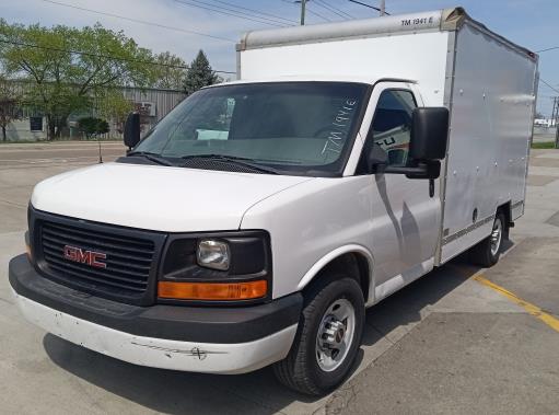 Used 2013 10 ' Box Truck for sale